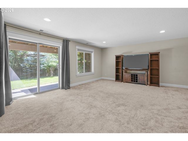 5102 E LONGEST Dr, Newberg, OR 97132