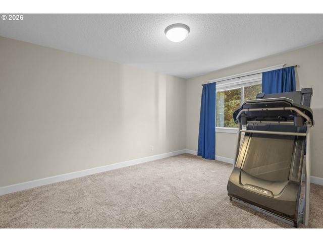 5102 E LONGEST Dr, Newberg, OR 97132
