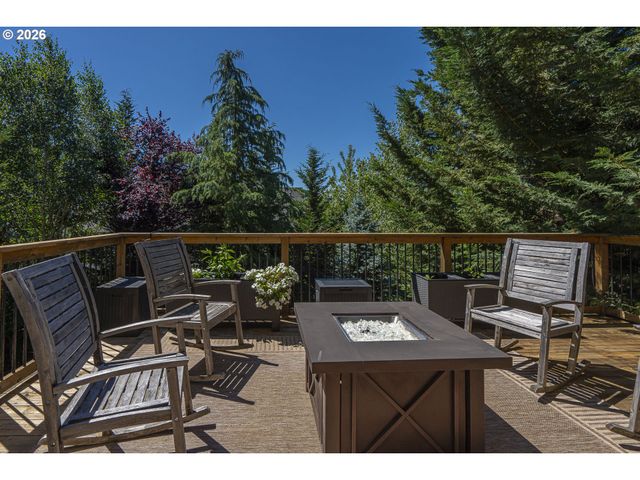 5102 E LONGEST Dr, Newberg, OR 97132