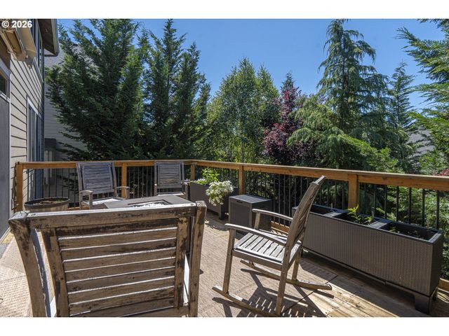 5102 E LONGEST Dr, Newberg, OR 97132