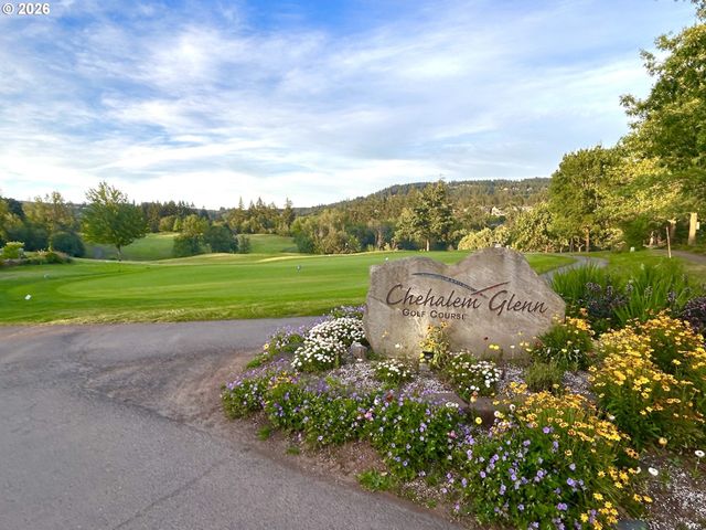5102 E LONGEST Dr, Newberg, OR 97132