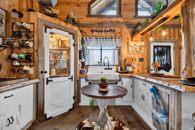 2443 Mangus Road, Poland, IN 47868
