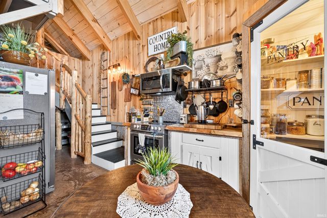 2443 Mangus Road, Poland, IN 47868