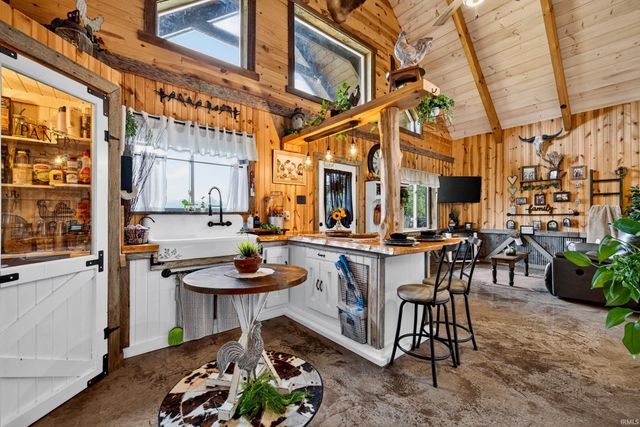 2443 Mangus Road, Poland, IN 47868