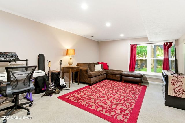 11413 Catalpa View Ct, Louisville, KY 40299
