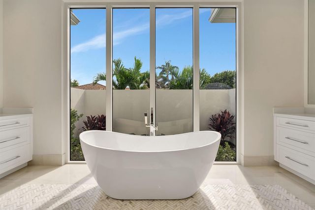 5355 Sea Biscuit Road, Palm Beach Gardens, FL 33418