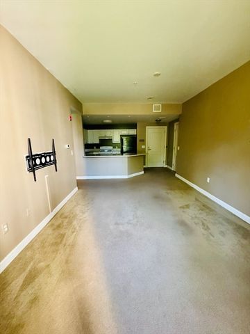 614 Pond St 1101, Braintree, MA 02184