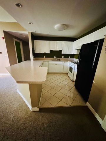 614 Pond St 1101, Braintree, MA 02184
