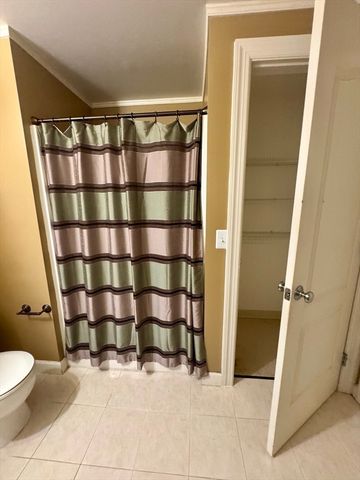 614 Pond St 1101, Braintree, MA 02184