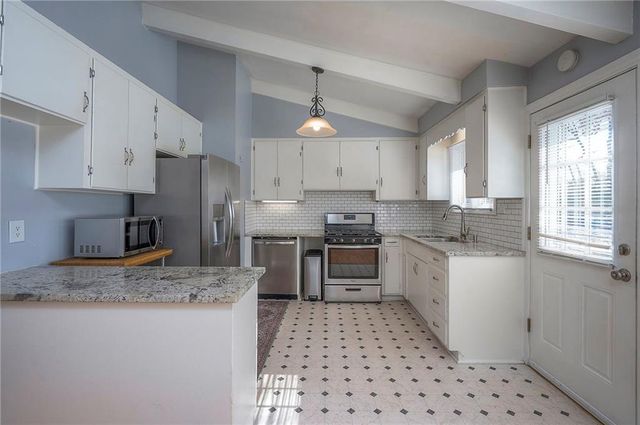 6901 W 78th Terrace W, Overland Park, KS 66204