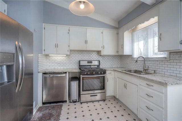 6901 W 78th Terrace W, Overland Park, KS 66204