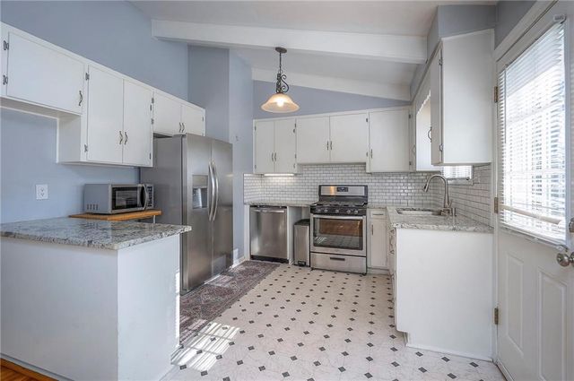 6901 W 78th Terrace W, Overland Park, KS 66204