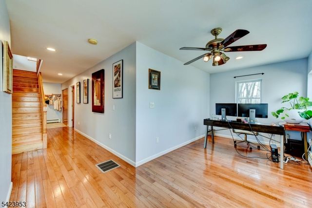 11 Mt Crest Rd, Jefferson Twp., NJ 07438