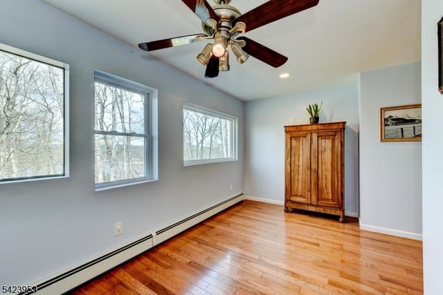 11 Mt Crest Rd, Jefferson Twp., NJ 07438