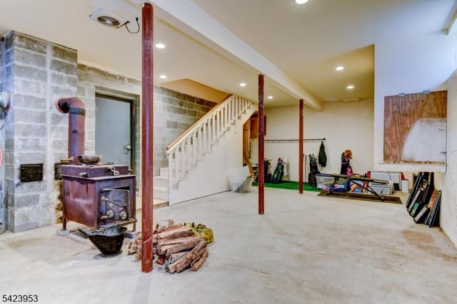 11 Mt Crest Rd, Jefferson Twp., NJ 07438