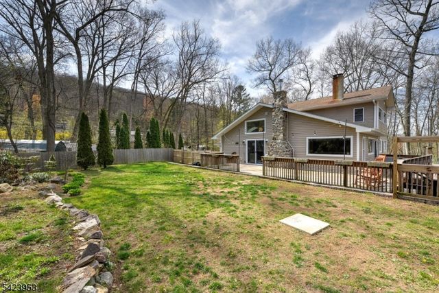 11 Mt Crest Rd, Jefferson Twp., NJ 07438