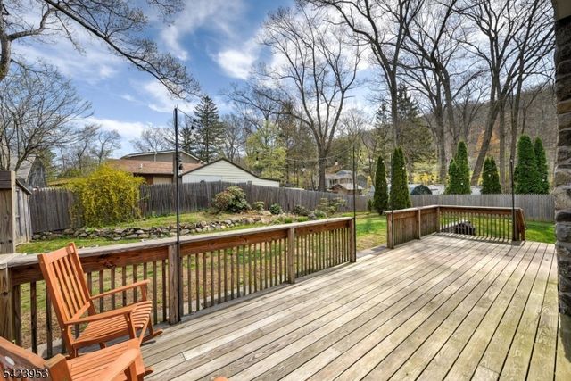 11 Mt Crest Rd, Jefferson Twp., NJ 07438