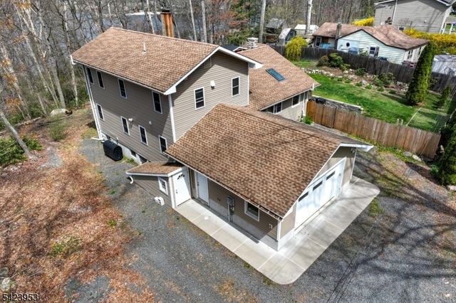 11 Mt Crest Rd, Jefferson Twp., NJ 07438