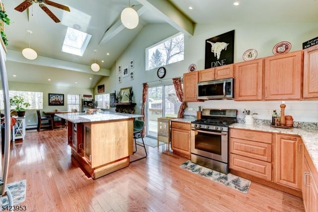 11 Mt Crest Rd, Jefferson Twp., NJ 07438