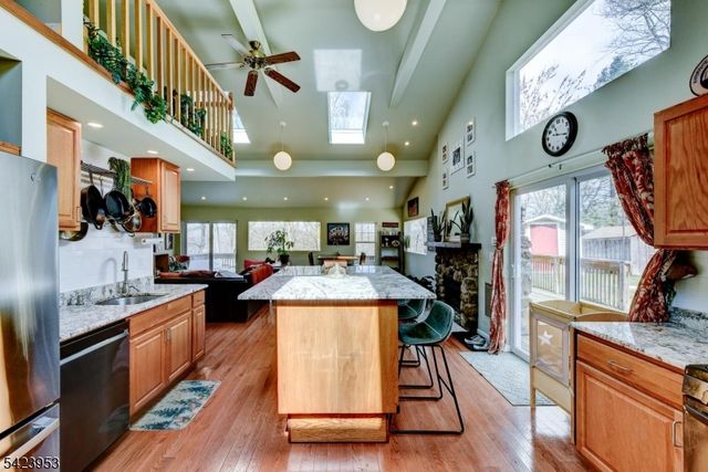 11 Mt Crest Rd, Jefferson Twp., NJ 07438