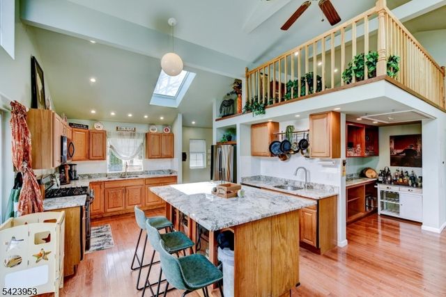 11 Mt Crest Rd, Jefferson Twp., NJ 07438