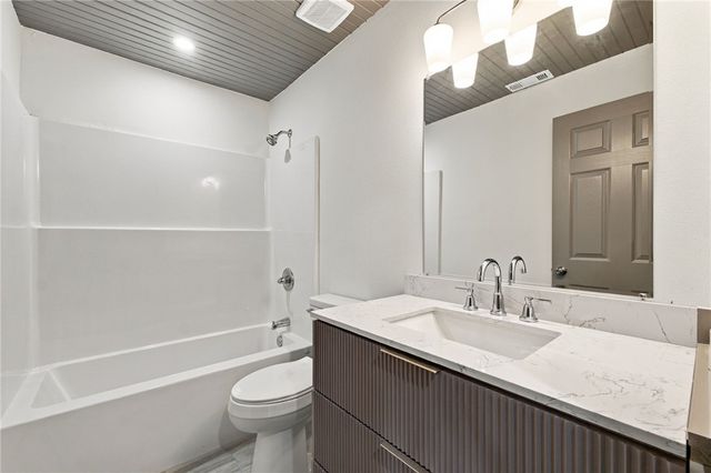 902 N 9th Street, Rogers, AR 72756