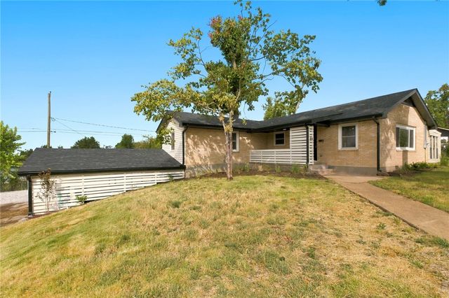 902 N 9th Street, Rogers, AR 72756