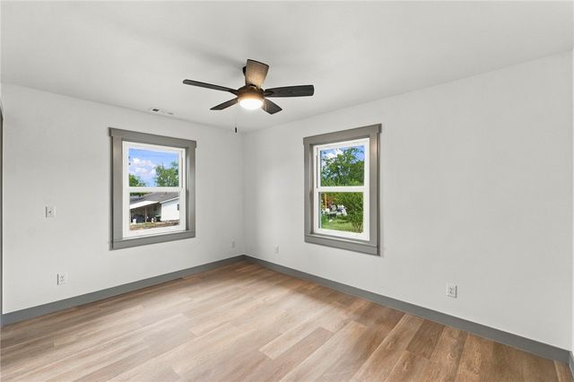 902 N 9th Street, Rogers, AR 72756
