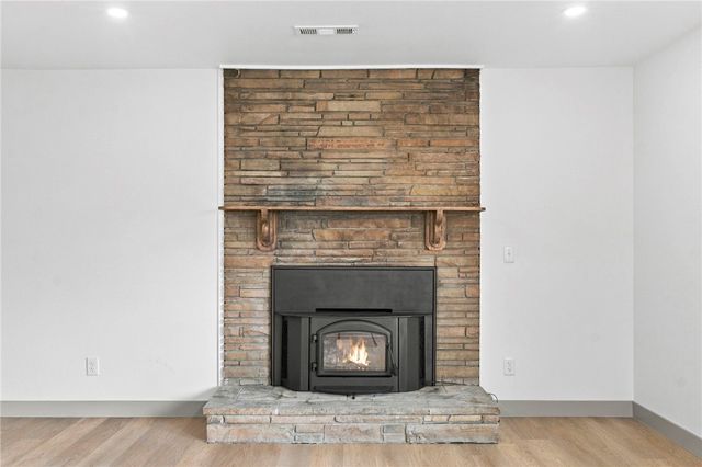 902 N 9th Street, Rogers, AR 72756