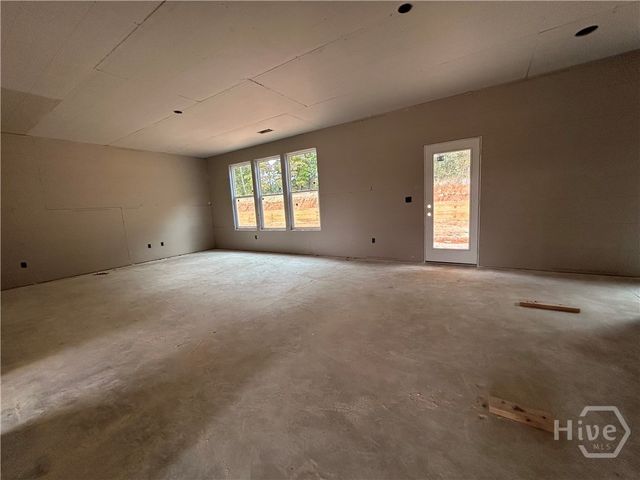 173 Annie Lane, Statham, GA 30666