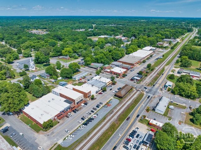 173 Annie Lane, Statham, GA 30666