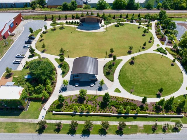 173 Annie Lane, Statham, GA 30666