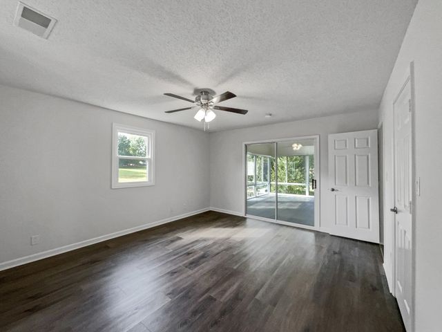 2592 Emerald Ct, Clarksville, TN 37042