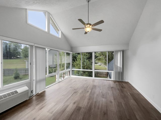 2592 Emerald Ct, Clarksville, TN 37042