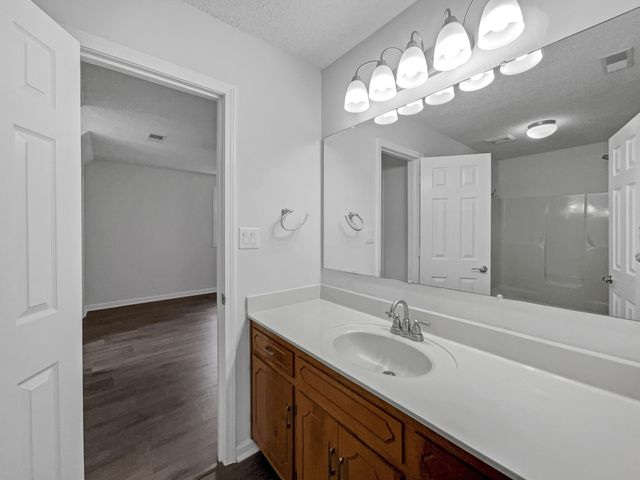 2592 Emerald Ct, Clarksville, TN 37042