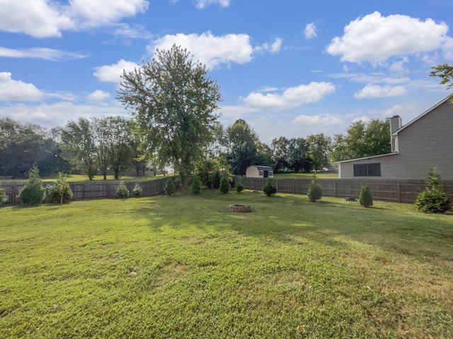 2592 Emerald Ct, Clarksville, TN 37042