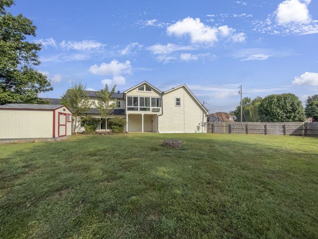 2592 Emerald Ct, Clarksville, TN 37042