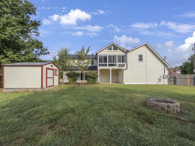 2592 Emerald Ct, Clarksville, TN 37042