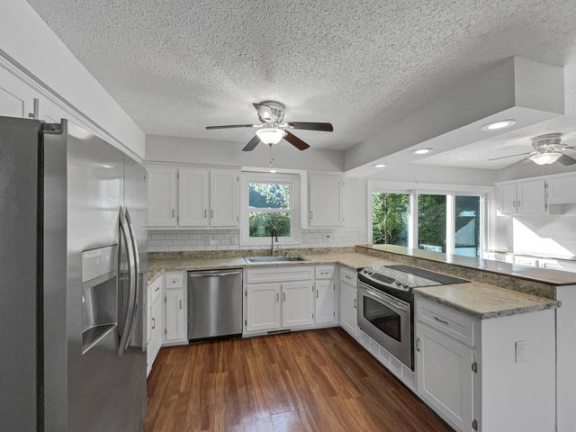 2592 Emerald Ct, Clarksville, TN 37042
