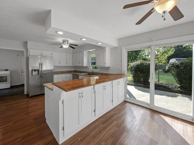 2592 Emerald Ct, Clarksville, TN 37042
