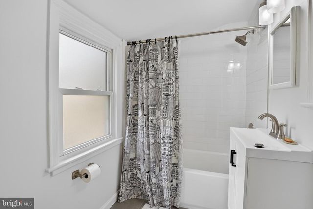 9207 LONG BRANCH PKWY, Silver Spring, MD 20901