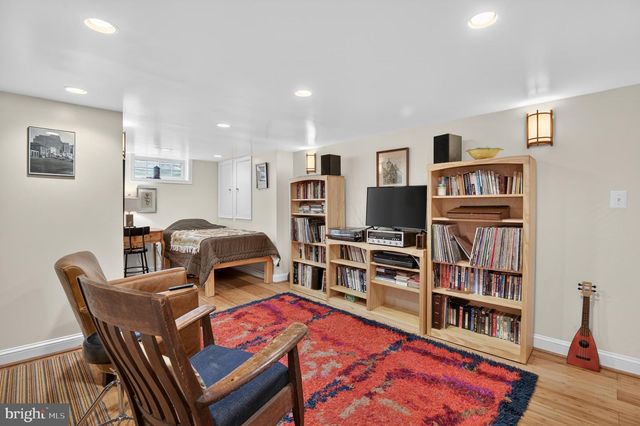 9207 LONG BRANCH PKWY, Silver Spring, MD 20901