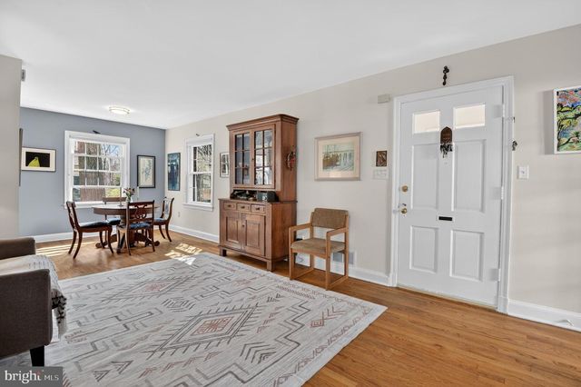 9207 LONG BRANCH PKWY, Silver Spring, MD 20901