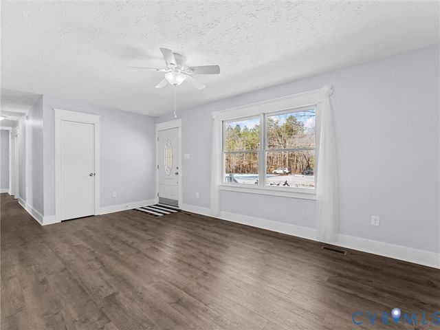 1339 Harris Creek Rd, Louisa, VA 23093