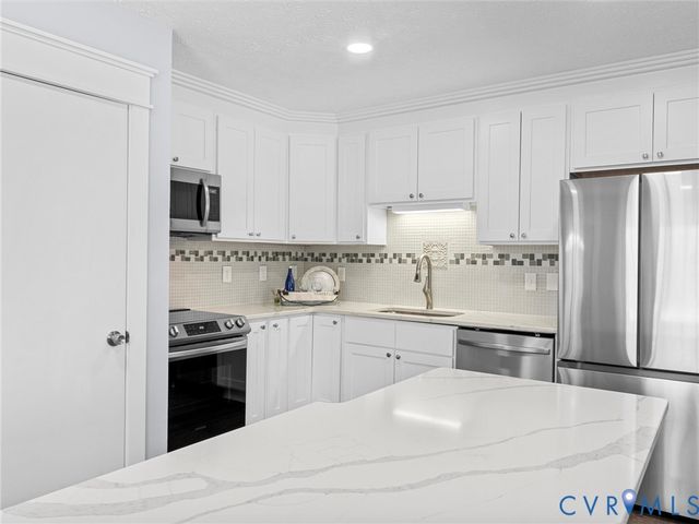 1339 Harris Creek Rd, Louisa, VA 23093