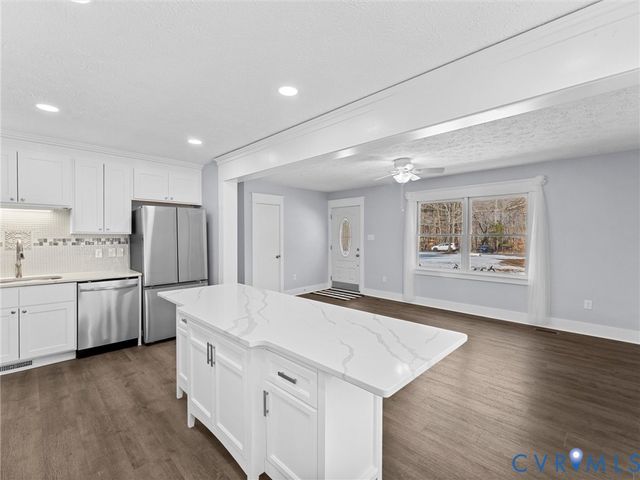 1339 Harris Creek Rd, Louisa, VA 23093