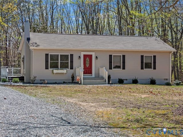 1339 Harris Creek Rd, Louisa, VA 23093