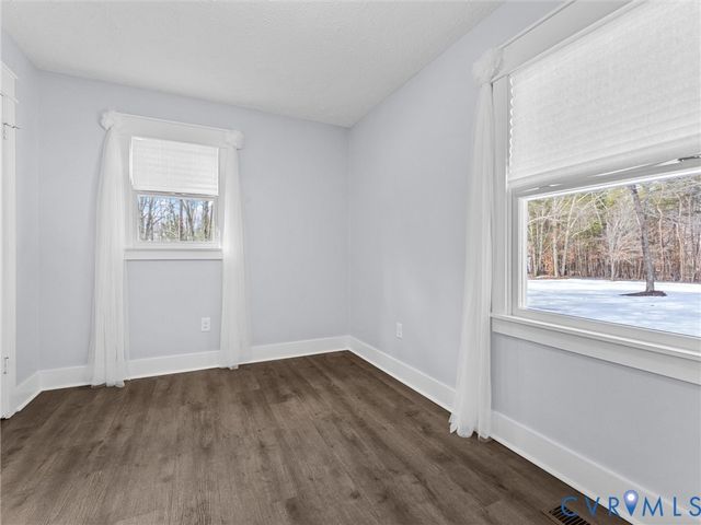 1339 Harris Creek Rd, Louisa, VA 23093