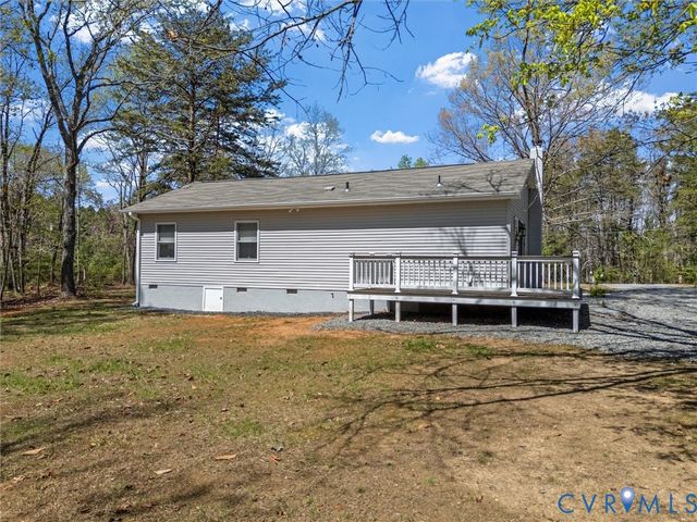 1339 Harris Creek Rd, Louisa, VA 23093