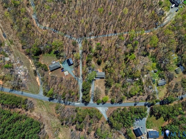 1339 Harris Creek Rd, Louisa, VA 23093